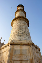 Perspective of one of four Taj Mahal minaret´s