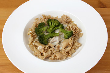 Broccoli-Gorgonzola Sauce mit Vollwertnudeln