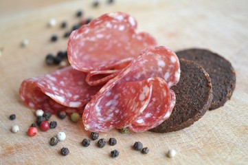 Salami, Pumpernickel