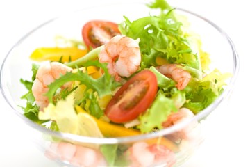 Salat mit Garnelen