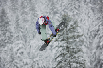 Fototapeta na wymiar snowboard jump