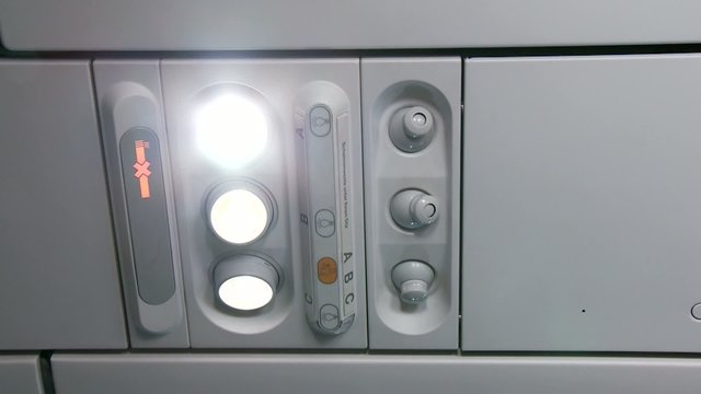 Flugzeug: Licht einschalten