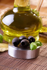 Black olives and oil