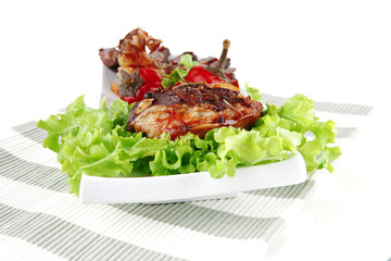 beef meat on ceramic plate