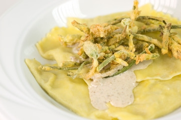 ravioli agli asparagi selvatici