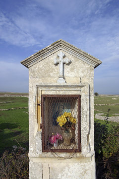 tabernacolo di campagna