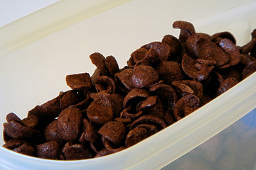 boite de céréales au chocolat