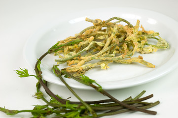 asparagi selvatici fritti