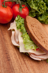 Turkey sandwich on rye