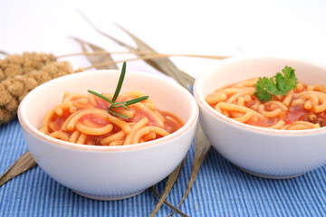 Nudeln in Tomatensosse