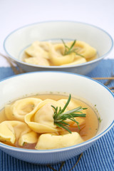 Tortellini Suppe