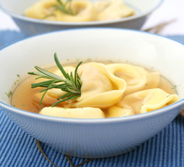 Tortellini Suppe