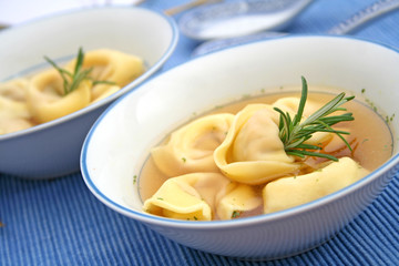 Tortellini Suppe