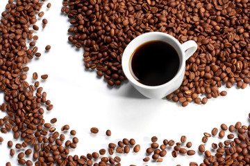 Cup with coffee, costing on coffee grain