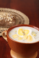 Dill soup with egg