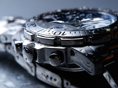 Wet wrist watch
