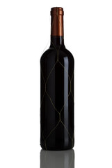 Rotwein Flasche isoliert auf weiß