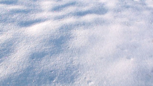 glitzernde schnee-oberfl&auml;che in zeitlupe