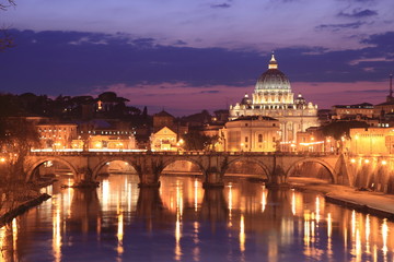 Fototapeta premium Vatican at twilight, viewed from Rome