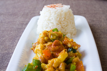 Afrikanisches Gemüsegericht mit Reis