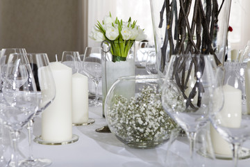 Decoration of the dining table for Valentine's Day. White tulip.