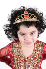 Portrait d'enfant avec une couronne