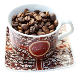 tasse café grains, fond blanc