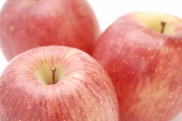 Fototapeta na wymiar 3個のリンゴ