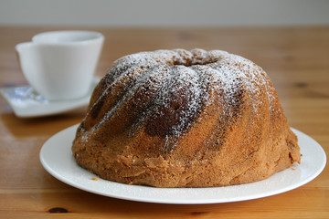 gugelhupf und Kaffee