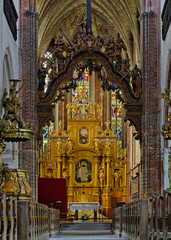Fototapeta na wymiar Wnętrze kościoła św Jakuba w Toruniu.