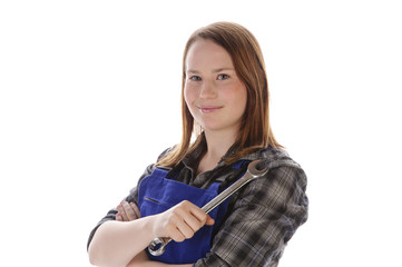 Junge Frau, M&auml;dchen im Blaumann mit Maulschl&uuml;ssel