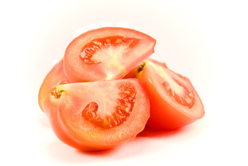 quartiers  de tomates en en vrac