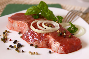 rumpsteak,frischer rinderfleisch