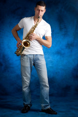 Plakat uomo che suona il sax