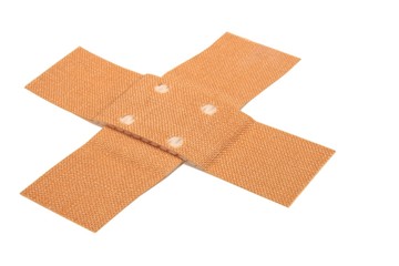 Pflaster über Kreuz
