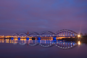 Naklejka premium Night river with bridge