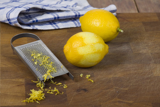 Zitrone gerieben