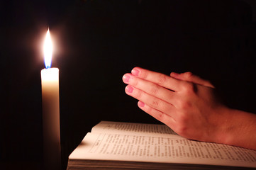 Praying hands © Alekss