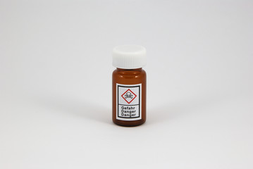 Flasche braun - giftig