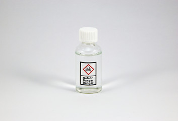 Flasche weiß - giftig