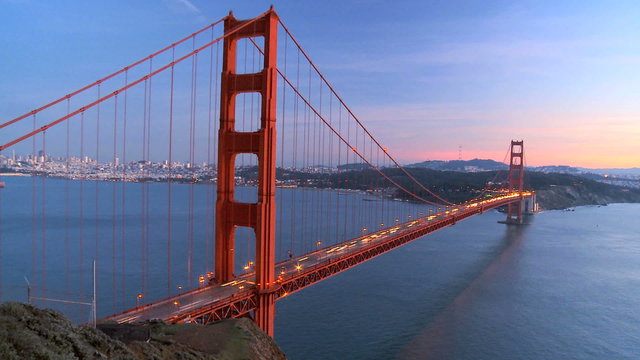 T/lapse Traffic on Golden Gate Bridge