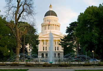 Fountain in-front of Capitol of California, Sacramento