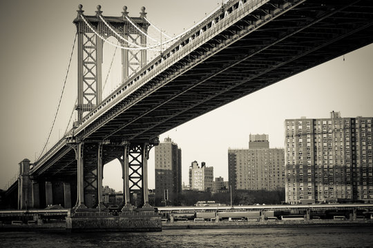 Manhattan Bridge in New York City © D.aniel