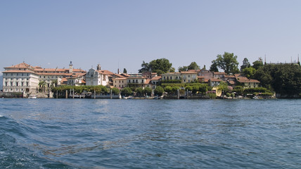 Fototapeta na wymiar Jezioro Maggiore, na północy Włoch, słynny lugar turístico.