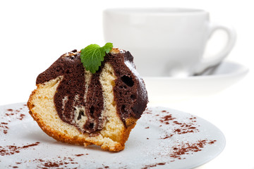 Marmorkuchen mit Puderzucker