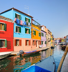 Fototapeta na wymiar colorful houses Burano. Italy