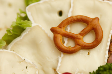 Brezel auf Käsebrot