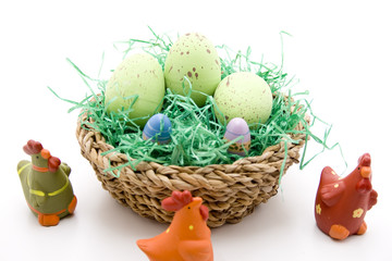 Hühner mit Osternest