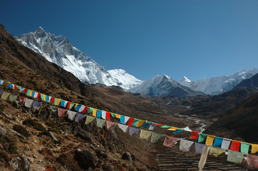 Gebetsfahnen im Himalaja - Solo Khumbu, Nepal