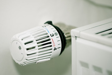 Thermostat an der Heizung